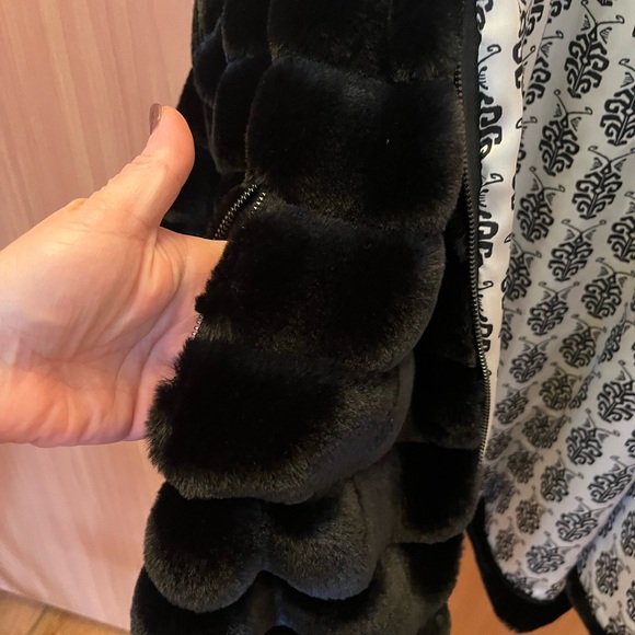 Brand new ladies faux fur coat with a hoodie. Warm and soft. Color black. - Picture 2 of 6